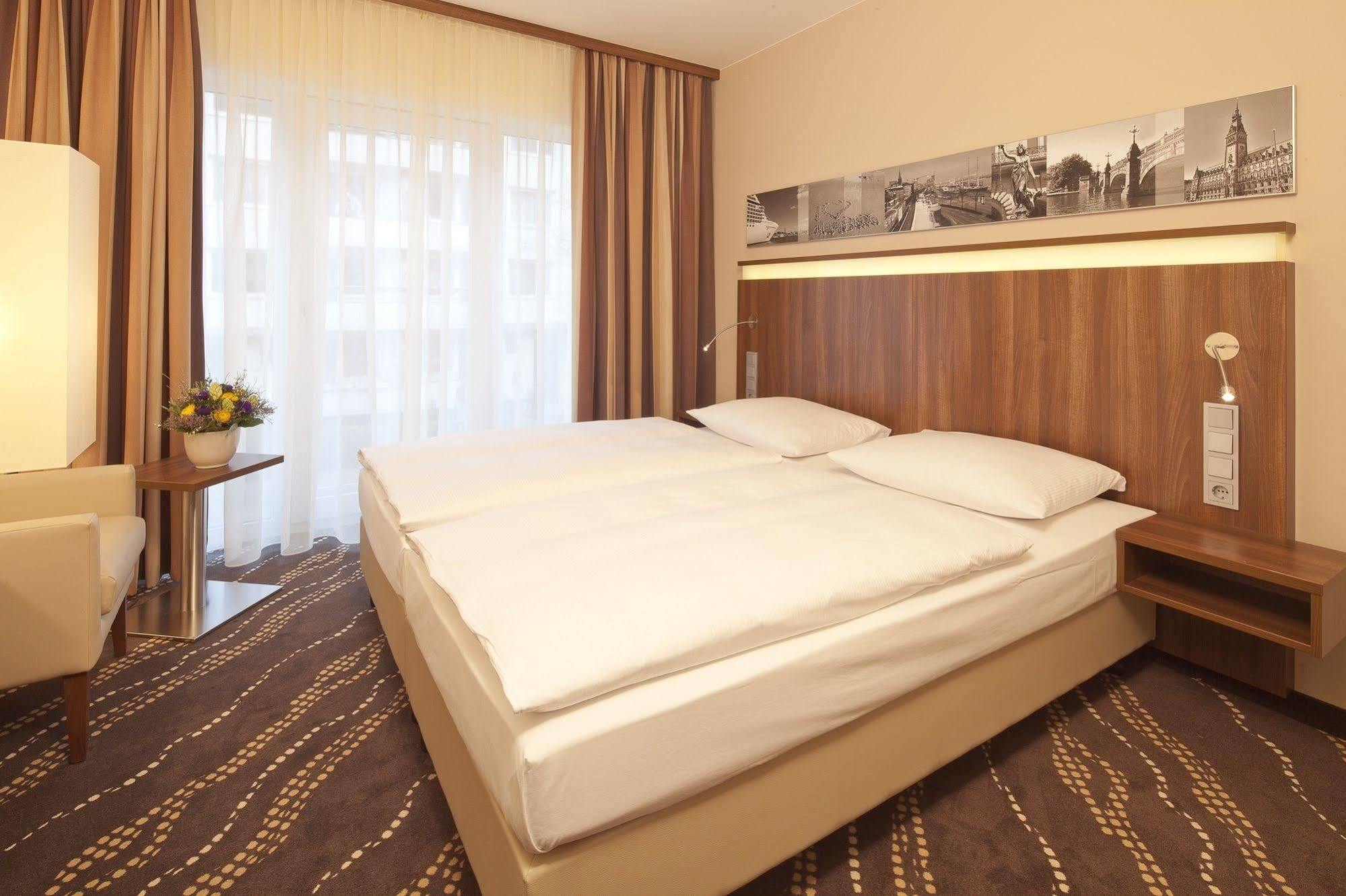 המבורג Heikotel - Hotel Am Stadtpark מראה חיצוני תמונה