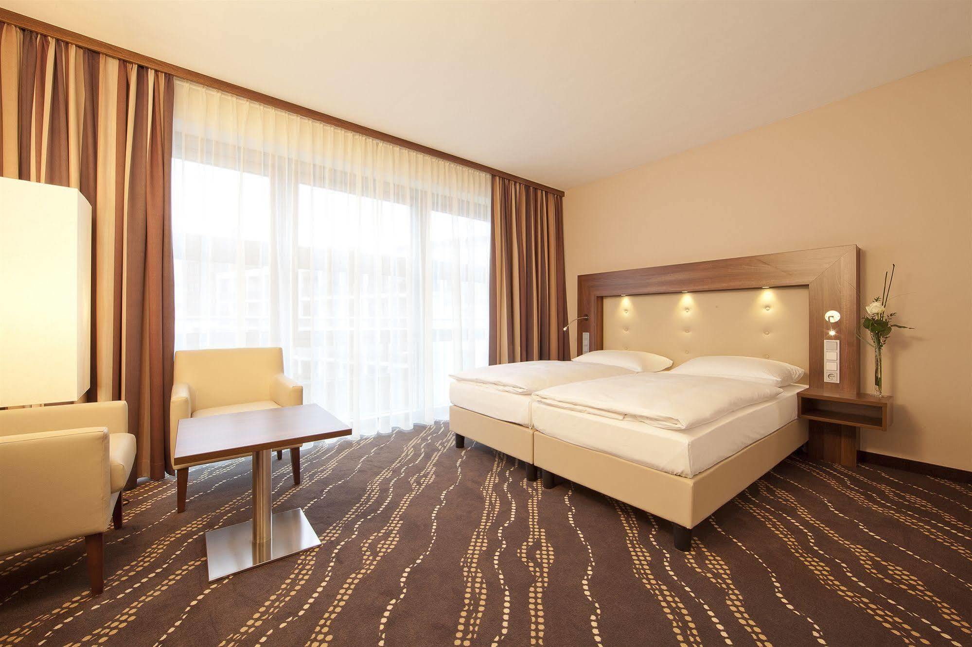 המבורג Heikotel - Hotel Am Stadtpark מראה חיצוני תמונה